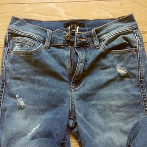 Forever 21 distressed Jeans 26